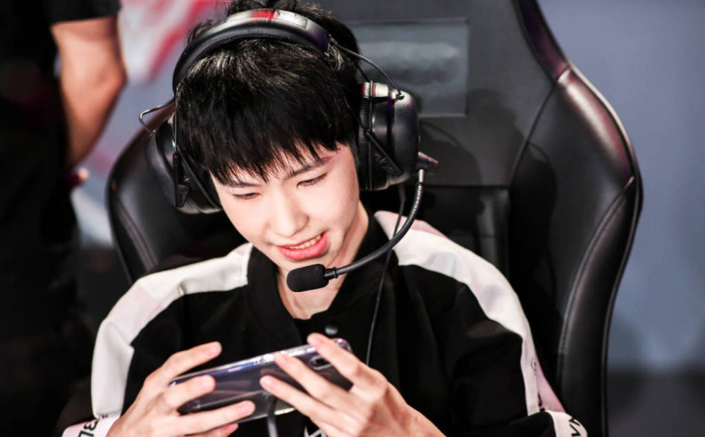 ag超玩会,一诺:正开启属于自己的时代