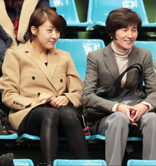 玄静和拥有世界女子乒坛最好的正手,她正手进攻速度快,力量大,线路