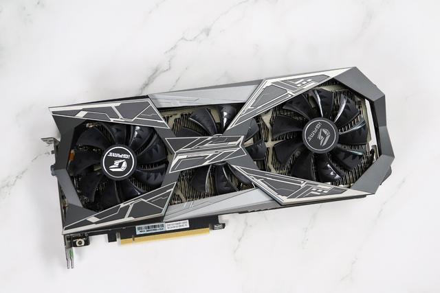 七彩虹rtx 2070 super显卡,性能和颜值全都有