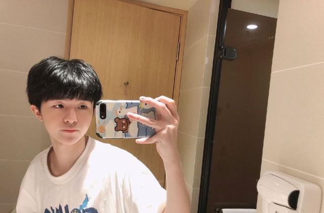 lgd大鹅江城为接受队友投降致歉,马东披皮黑不依不饶,碰瓷职业很好玩?