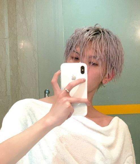 七鹤大人晒女友照,意外撞脸迪丽热巴,难怪会拒绝次惑小仙女!