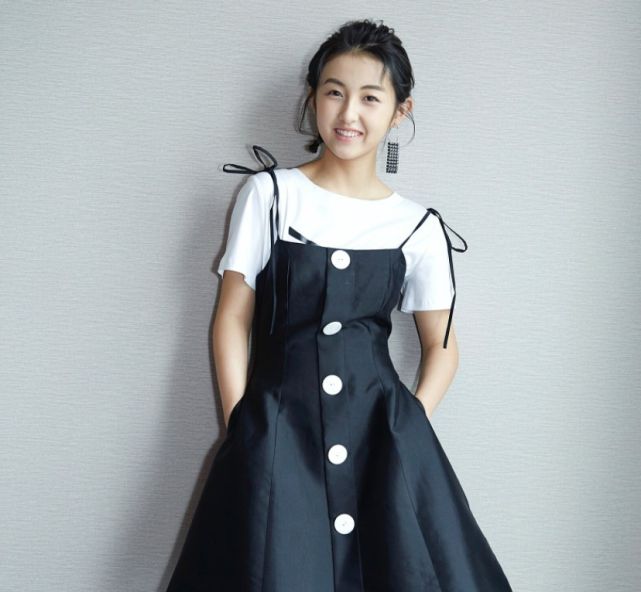 张子枫健身近照晒出当她平躺下的那一刻网友直呼我酸了