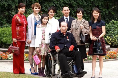 郭晶晶|同样是一妻多妾豪门，霍家和谐还养出了最宠妻后代，郭晶晶太幸福