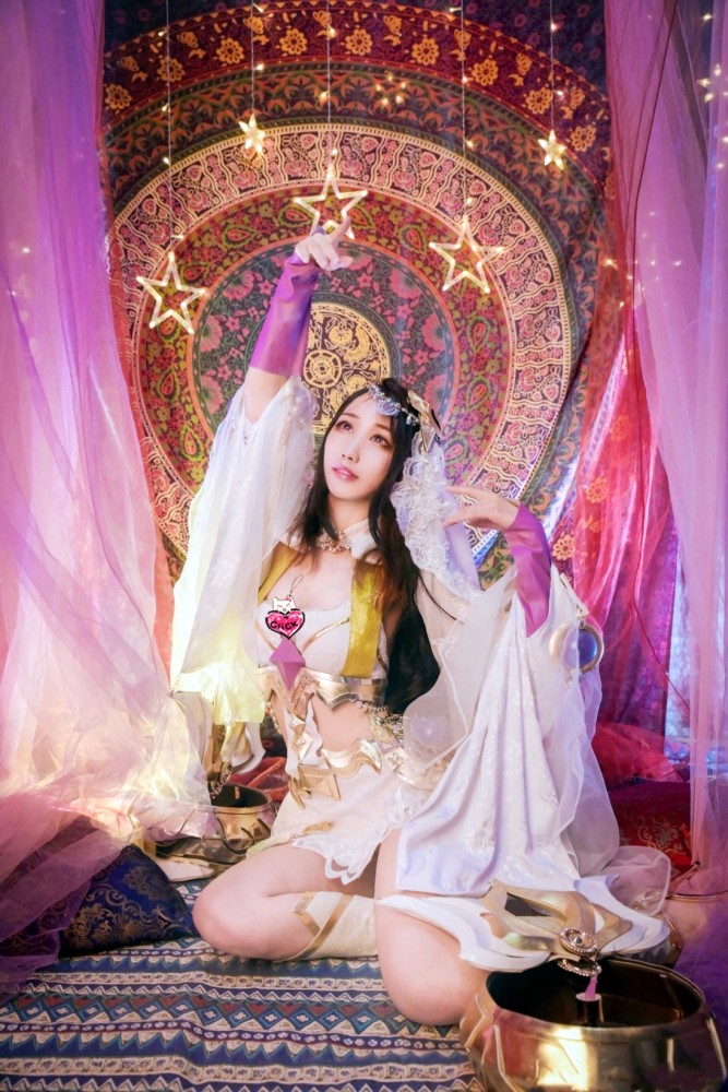 王者荣耀异域貂蝉美艳cos来袭想与美人共舞吗