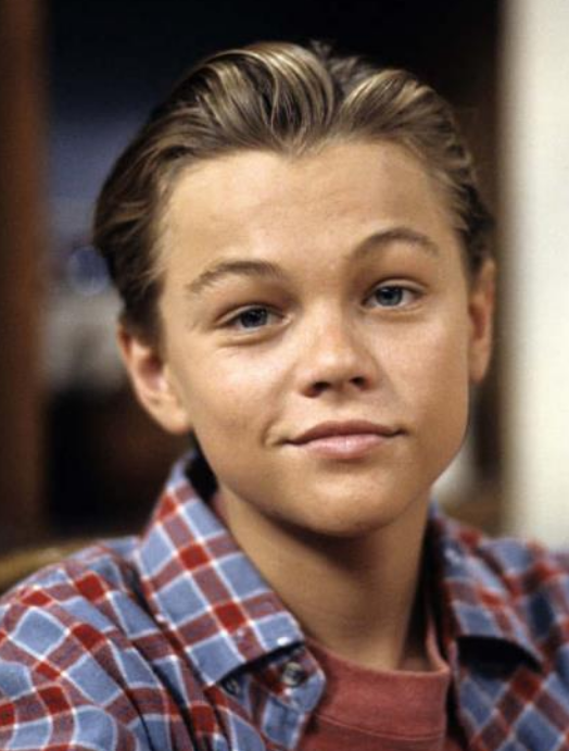 小李子莱昂纳多小时候汪峰年轻时何炅与金龟子早年合照