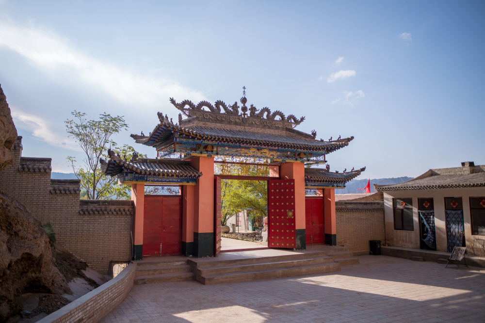 甘肃白银最神奇的寺庙隐藏在山洞之中气温常年恒温17度