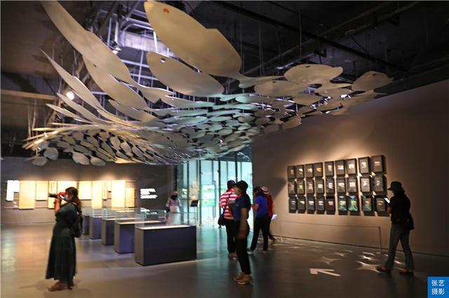 这本清末民初菜谱就收藏在顺德华侨城欢乐海岸一座美食博物馆的展柜里