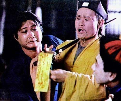 洪金宝68岁近照令人唏嘘曾带成龙出道开僵尸片和动作喜剧先河