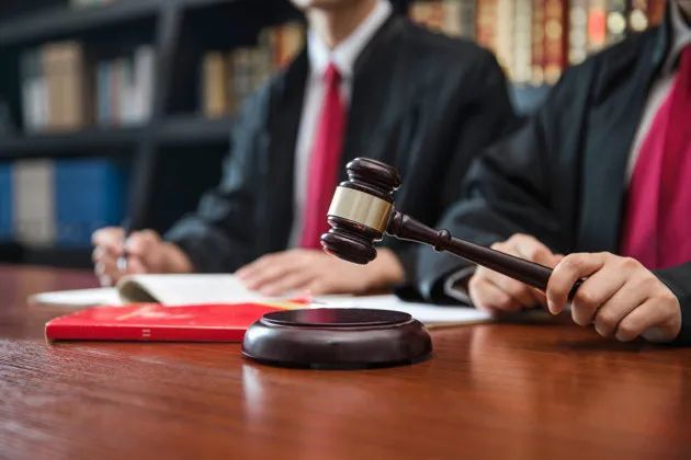 收下公安局副局长的红包 文昌一法官枉法裁判被公诉 文昌市公安局 法官 冯平 法院