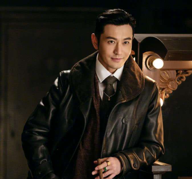 黄晓明|黄晓明参加《中餐厅》人气大涨，新剧《危机先生》正在拍摄中