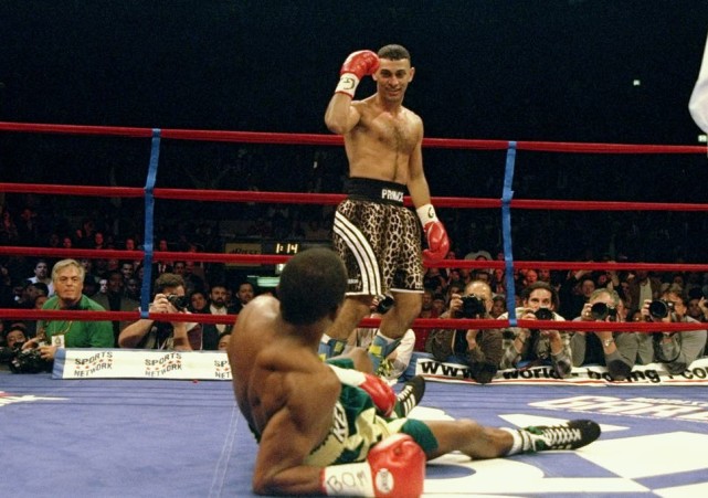 连续15次卫冕金腰带|世界拳王|拳坛|拳击|纳西姆·哈麦德