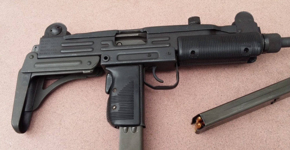 他没上过大学还在狱里呆了两年但却设计出享誉全世界的冲锋枪