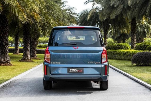 顶配不到7万的回本神器,新款五菱宏光plus值不值