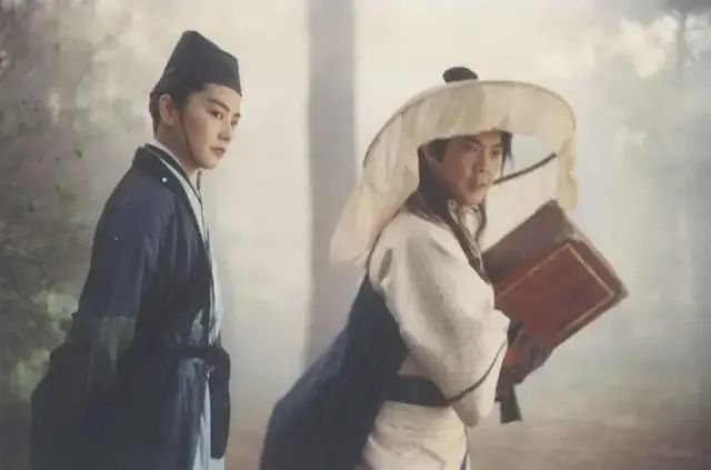 杨幂|女扮男装英气逼人，把女性观众掰弯的演员，你记得几个？