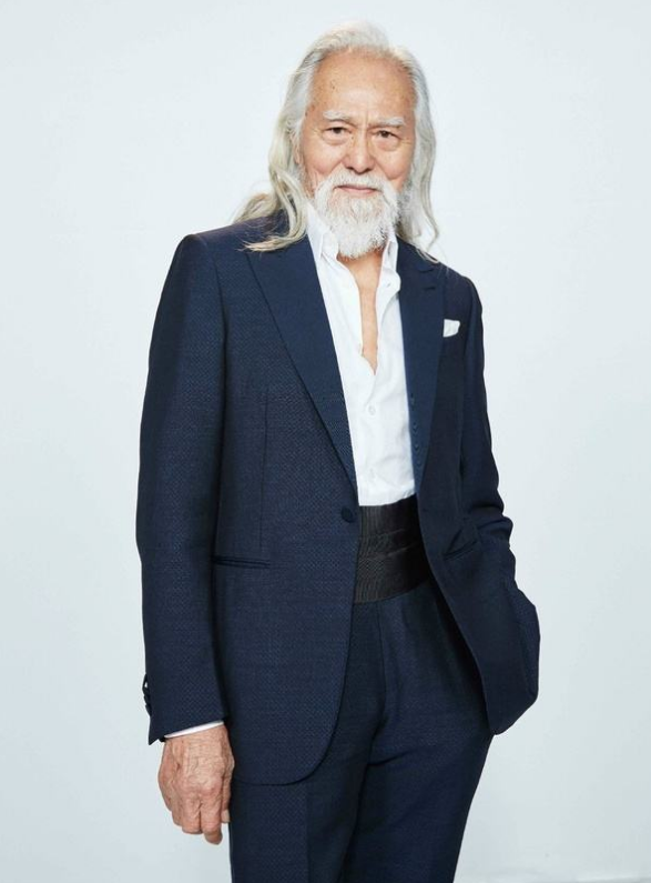 中国"最帅老头",80岁了还秀恩爱,出门百万豪车代步像个老大哥