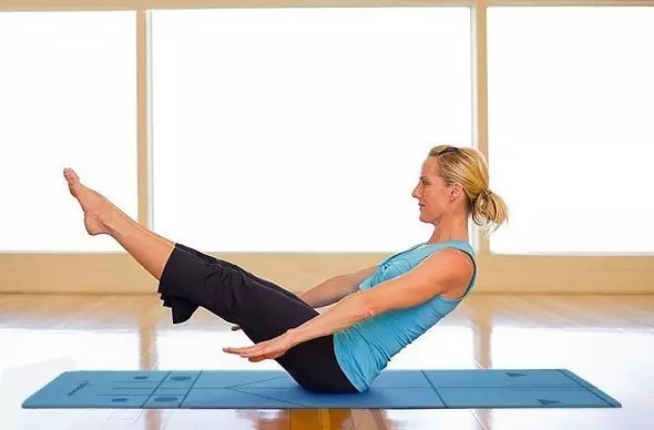 瑜伽体式之半船式