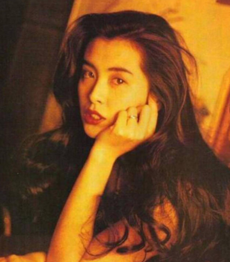 拒绝天王刘德华求婚，却被丈夫家暴10年，如今52岁的吴倩莲后悔吗？