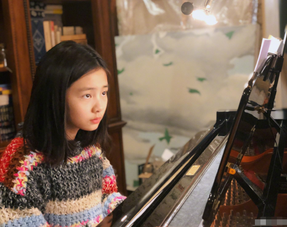 黄磊儿子三岁生日多多亲手为弟弟做蛋糕心灵手巧被赞宠弟狂魔