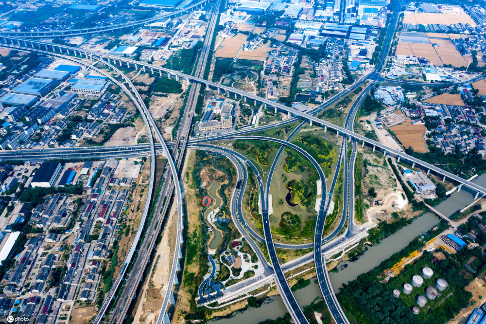 航拍江苏扬州金湾路立交被网友誉为全省最复杂立交