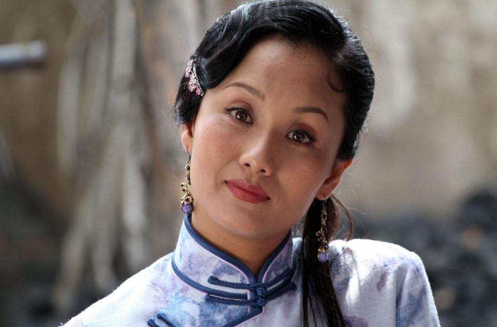 阔太太专业户李颖女儿是奥运冠军52岁风采依旧演张馨予母亲