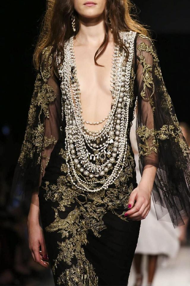 时尚就是一个轮回 80年代的复古风 简直美到没朋友 礼服 裙子 时尚 复古风 80年代