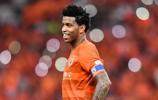 "人物"吉尔:鲁能后防线上的铁卫,最山东大汉的巴西人