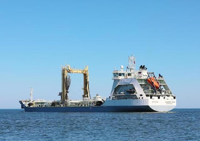 不务正业!美军反潜机客串电子侦察,俄军补给舰敢追踪法军核潜艇