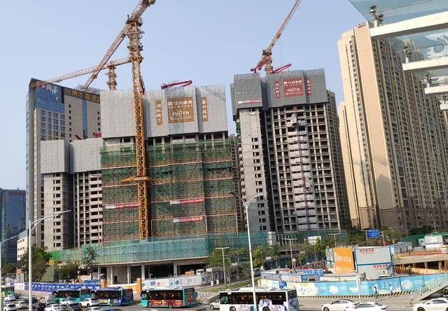 华润城四期(摄于2020年4月底)