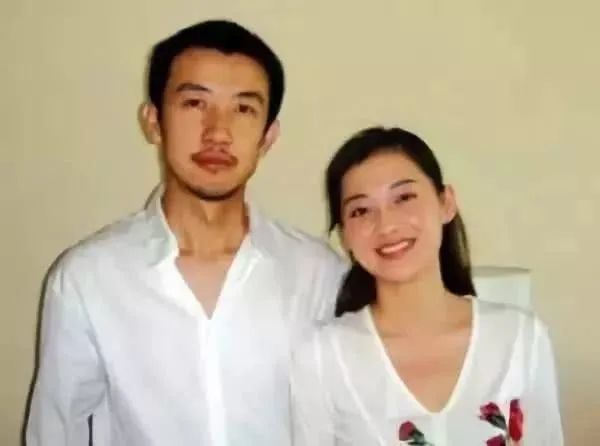 与梅婷结婚6年,李小冉相恋7年的鄢颇,为何今娶小15岁的李呈媛?