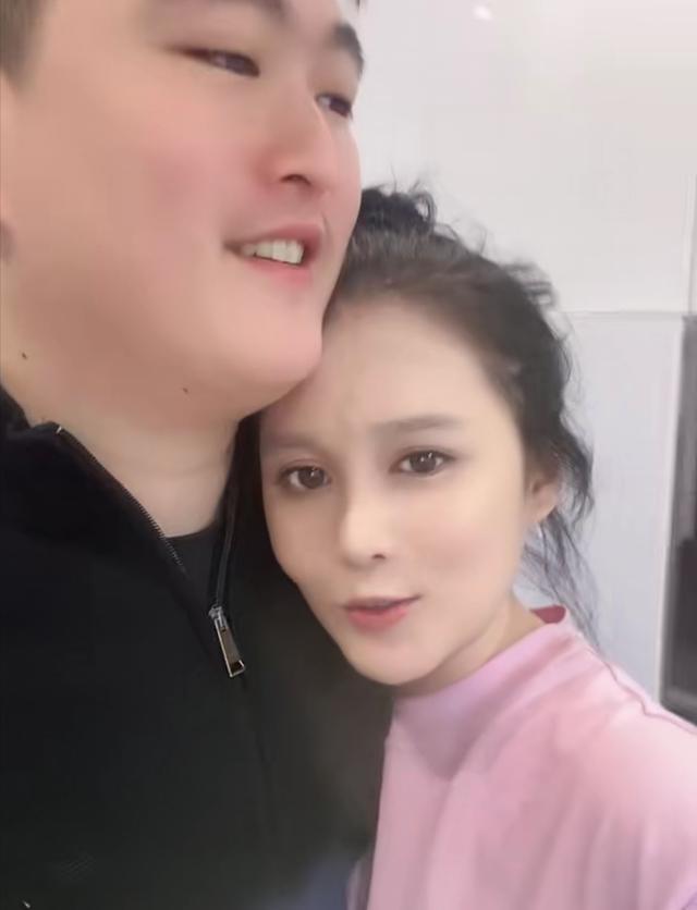 张本煜 老婆图片