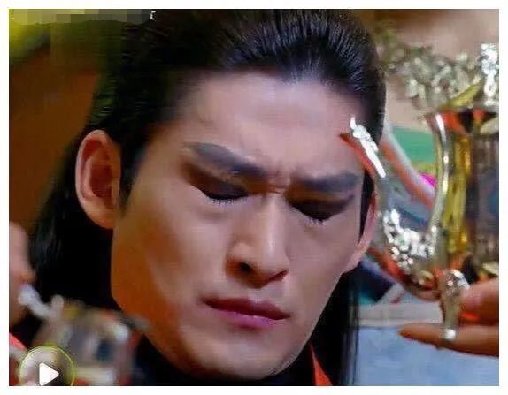 男星雷人眼妆大赏胡歌魔性霍建华妖媚张翰的眼影才是真王者