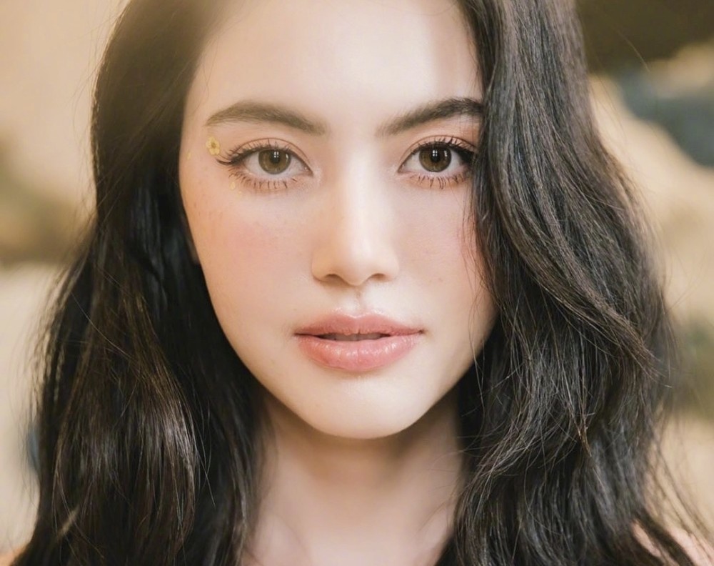 轻混血感的泰式妆容,学会这几个小诀窍,教你变身冷艳撩人小姐姐