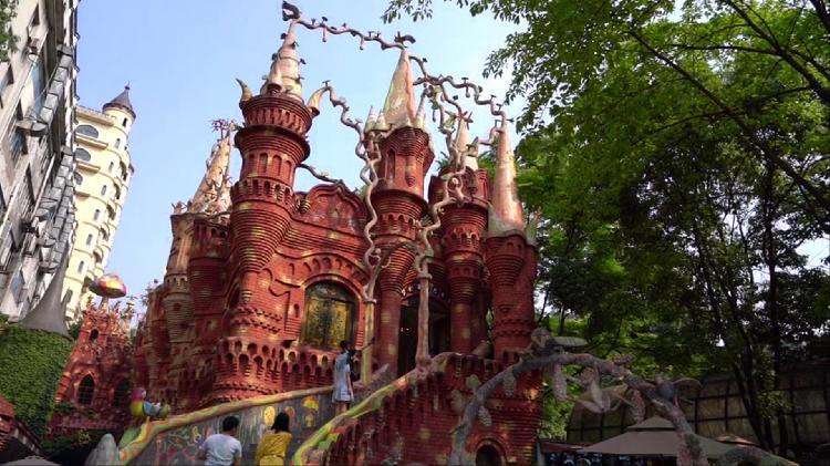 每个小朋友心中都住着一座美丽的魔法城堡,在重庆大渡口就有一座现实