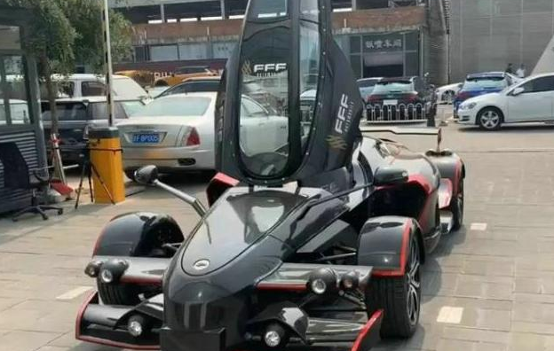 不识货以为是高级"卡丁车",顶配版价格过千万,却只有一个座