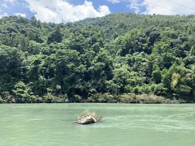 被名字耽误的景点猪婆山一下就有画面了