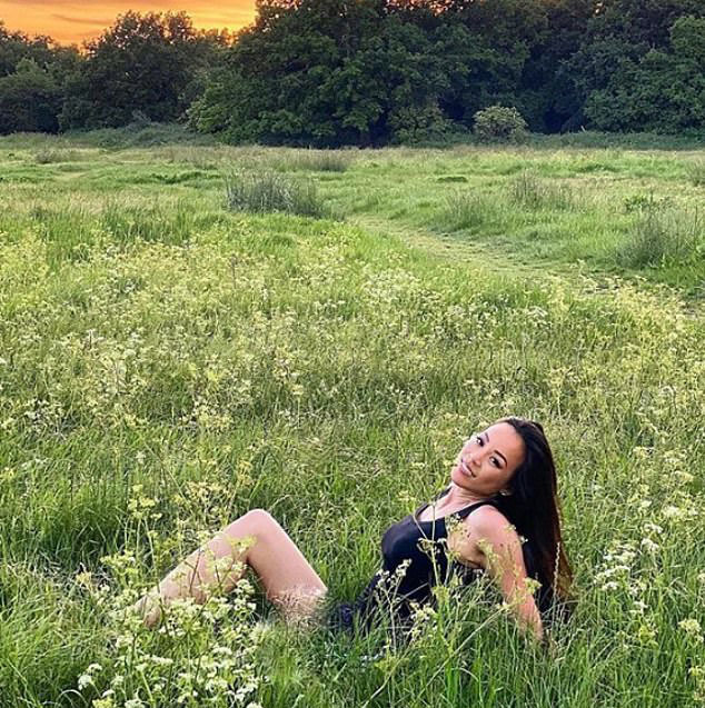 而另一边被王室准驸马"抛弃"的华裔前妻-达拉·黄(dara huang)却在