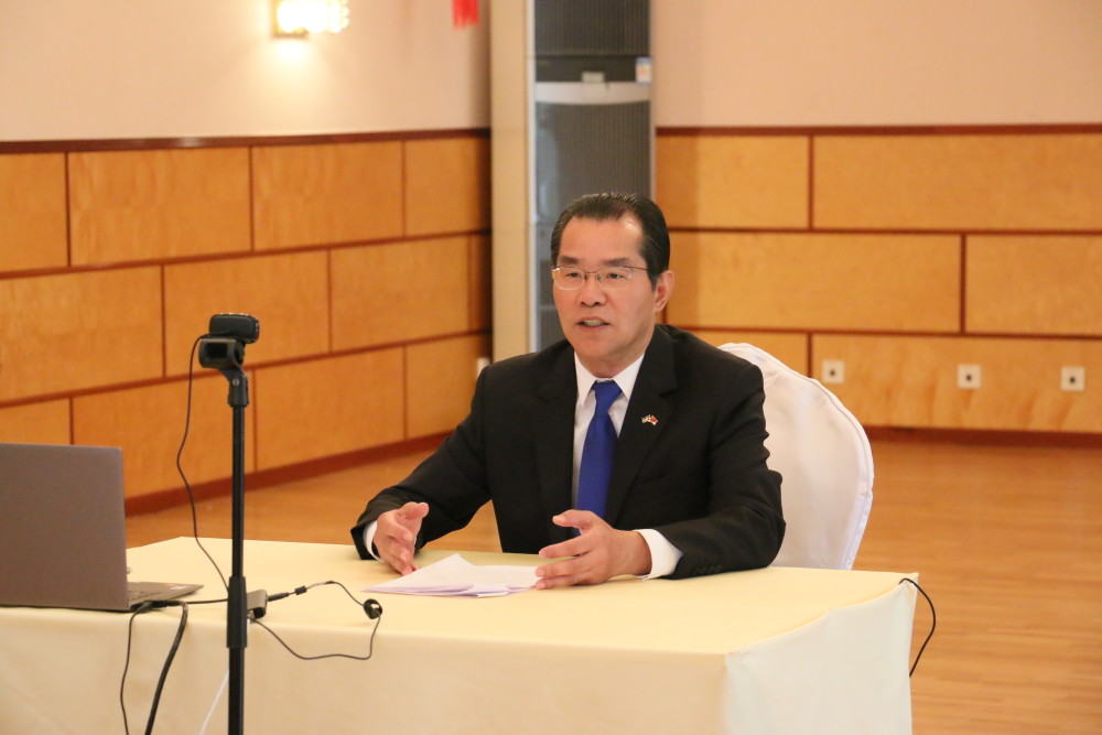 驻瑞典大使馆网站消息,5月27日,桂从友大使在使馆通过视频连线就中欧