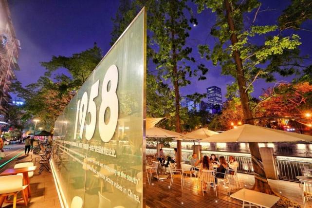 凉爽五月夜 成都猛追湾街区的休闲生活