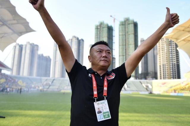 四川足球有戏!魏群统帅中甲新军,半年不放假为了梦想疯狂训练