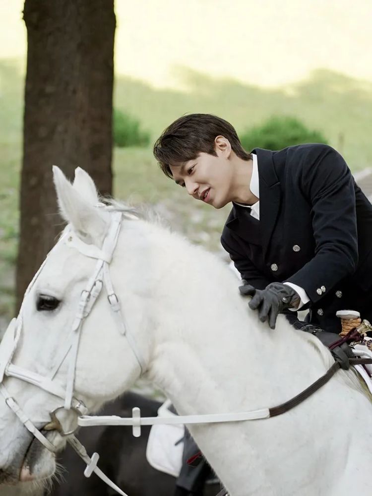 女有全智贤男有李敏镐就没穿过便宜货