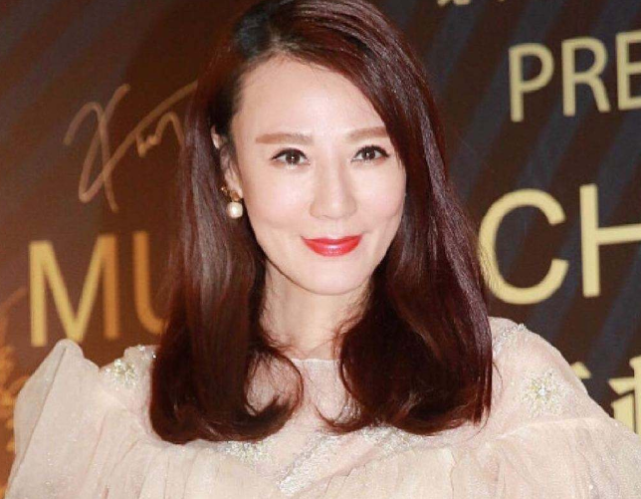 tvb龍套女演員,到內地拍戲多年年賺幾千萬;你或許還不認識她