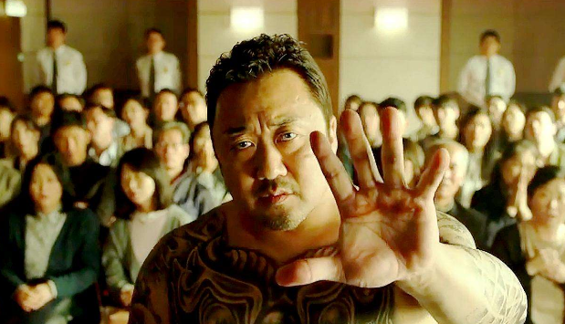 不过韩国的娱乐圈内也有一些充满着阳刚之气的男人,马东锡就是其中一