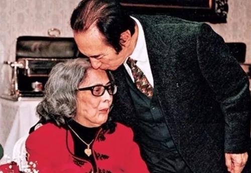 何猷光|何猷光何超英的女儿，赌王亲孙女没出现在灵堂，背后原因并不简单