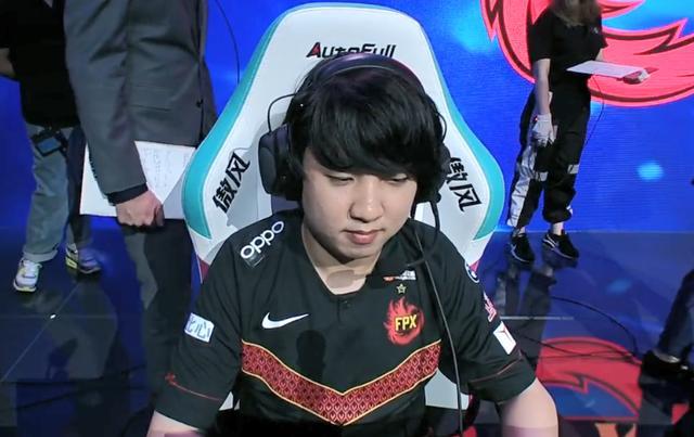 khan谈季中杯感想,和一群世界冠军当队友,汉子哥终于低调起来了