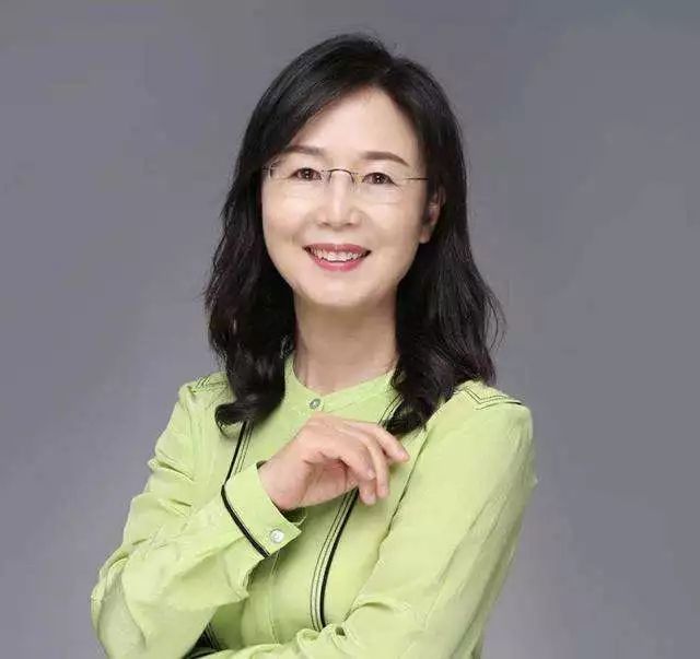 尹建莉,作家,教育学者,中国家庭教育标志性人物,北京师范大学教育硕士
