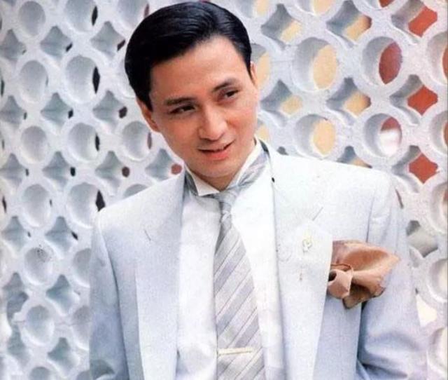 其中汤镇业年轻的时候,长身玉立,五官秀气,颇具几分书卷气.