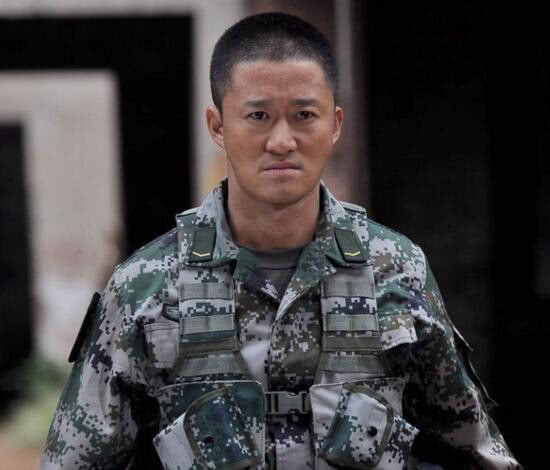 吴京21秒徒手爬到四楼,特种兵说出一个数字,吴京当时就无地自容