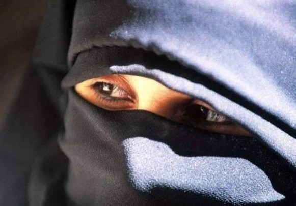 心理学:第一眼你认为哪个蒙面人是男性?测出你未来的潜在天赋!