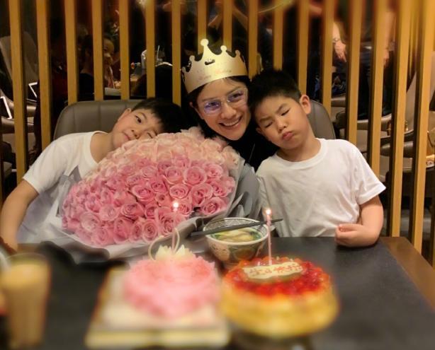 沙溢节目中罕见落泪:结婚时买不起房,带着2个儿子挤进岳母家4年