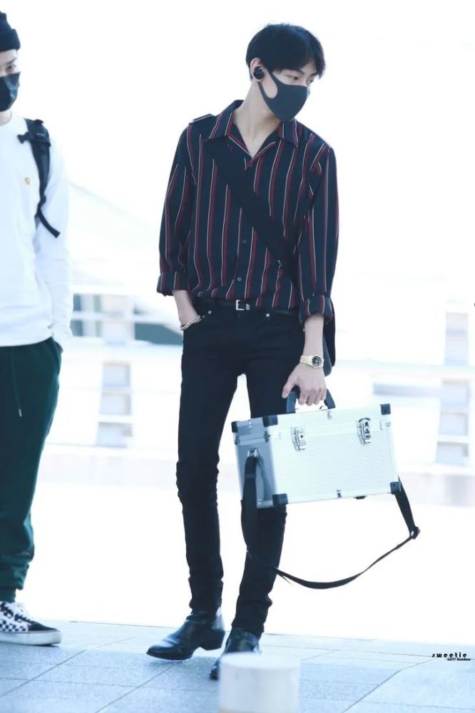 你知道大张伟有不输杨幂的女团腿吗?_腾讯新闻